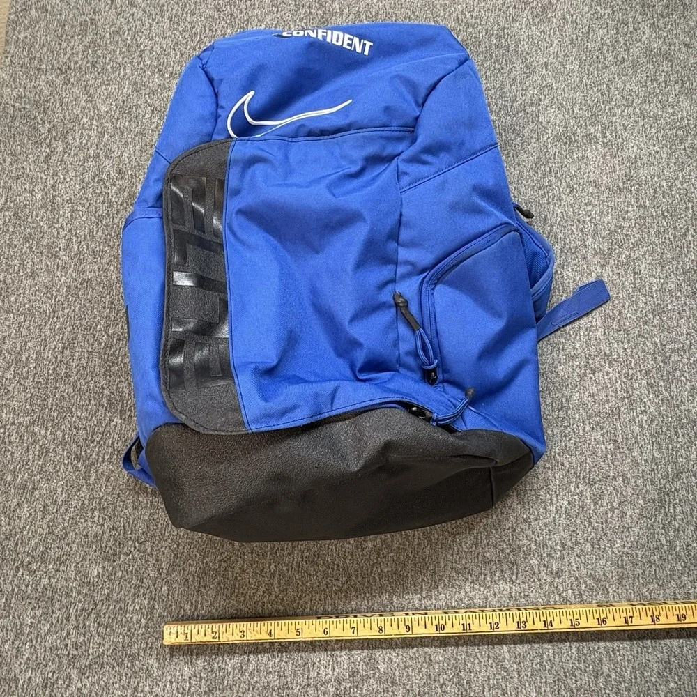 Nike excellent preowned